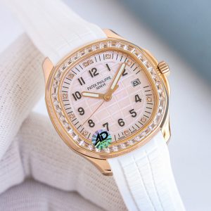 パテックフィリップ アクアノート 定価