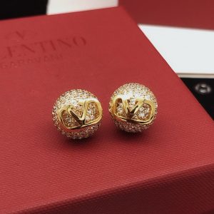 ヴァレンティノ ピアス 芸能人