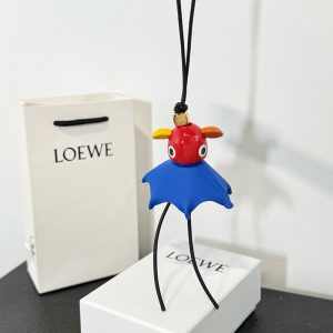 ロエベ チャーム アウトレット