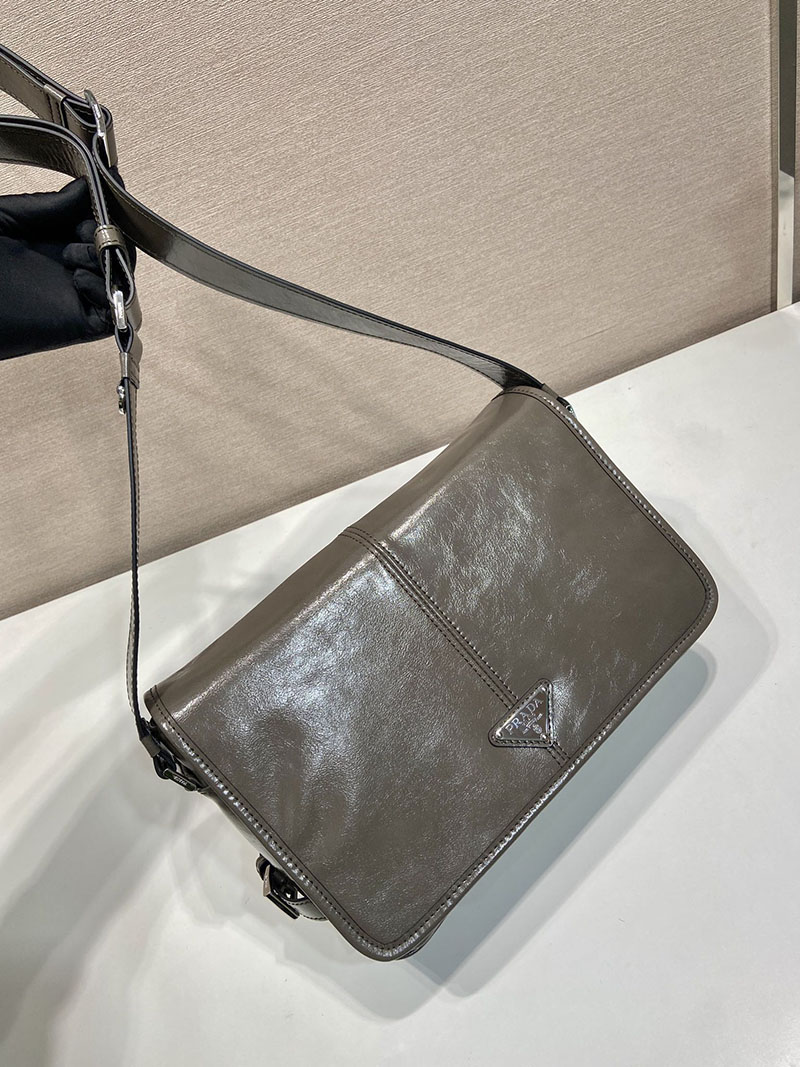 プラダ アウトレット PRADA ソフトルックスレザー ショルダーバッグ 2VD073_2CYR_F0JDS_V_OOO グレー H品 プラダ ショルダーバッグ メンズ - 画像 (9)