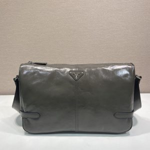 プラダ ショルダーバッグ メンズ