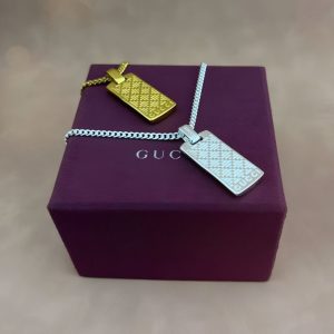 グッチ ネックレス 芸能人