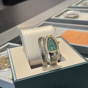 ブルガリ セルペンティ 時計 価格