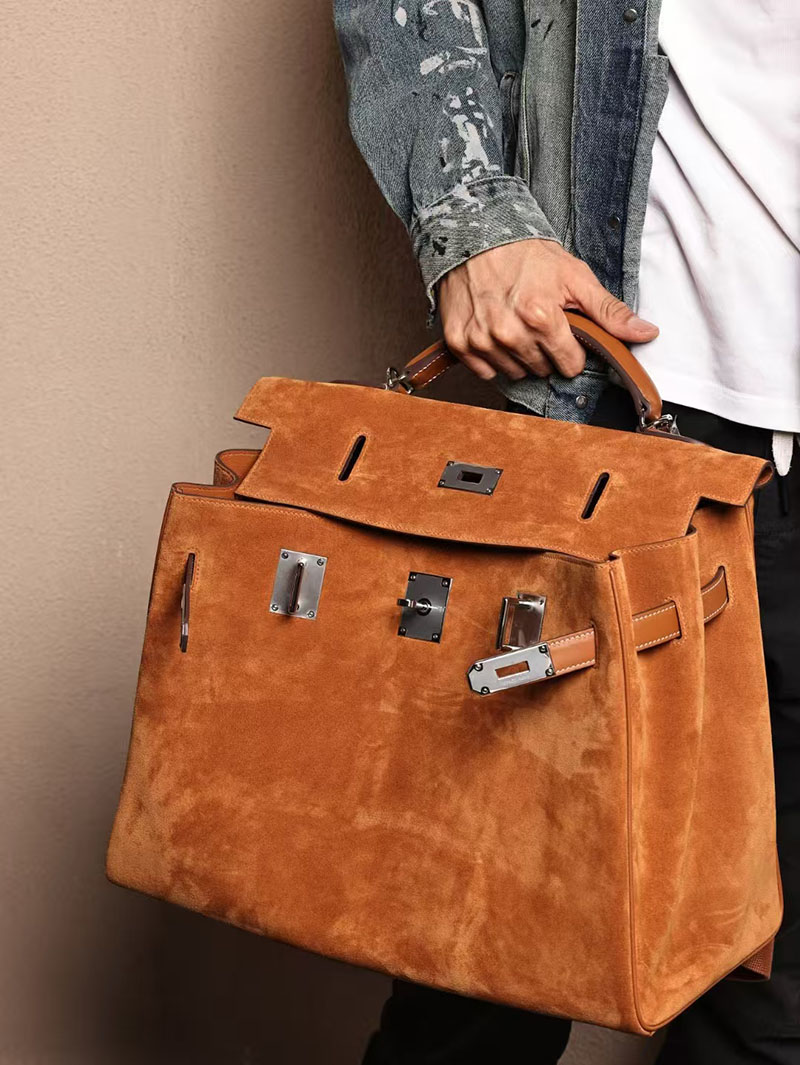 エルメス メンズバッグ 新作 HERMES マキシケリー 42cm 内縫い ゴールド スエード/スイフト シルバー金具 2524044 - 画像 (7)