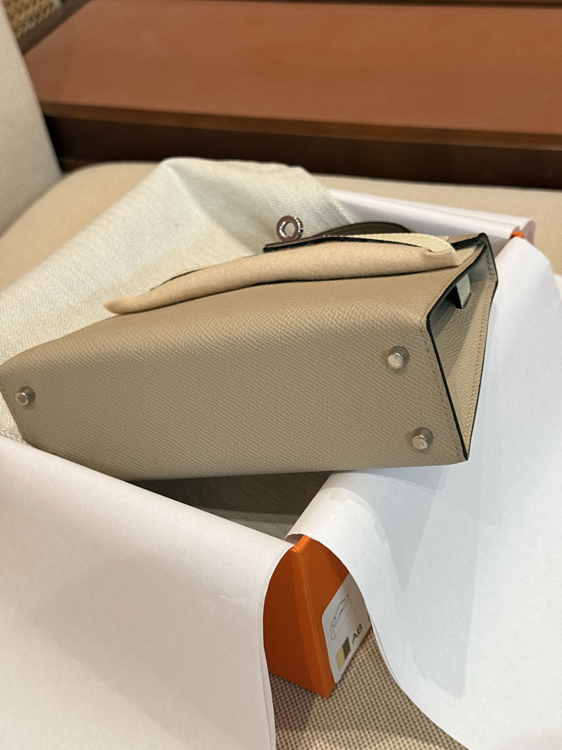 エルメスコピー ミニケリー 定価 HERMES ケリーミニ2 パーソナル トレンチ/クレ ヴォーエプソン シルバー金具 2524117 - 画像 (9)
