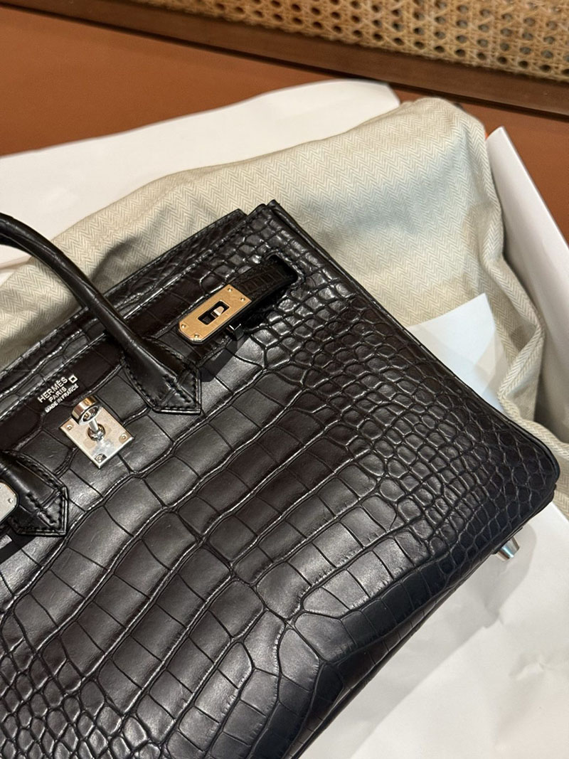 エルメスコピー バーキン25 黒 新品 HERMES バーキン25 黒 ブラック クロコダイル アリゲーターマット シルバー金具 2524126 - 画像 (22)