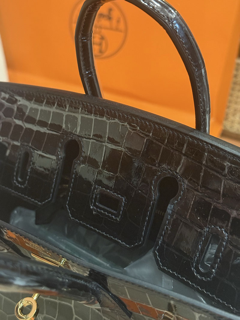 エルメスバッグバーキン定価 バーキン25 黒 ブラック クロコダイル ニロティカスマット ゴールド金具 2524158 - 画像 (5)