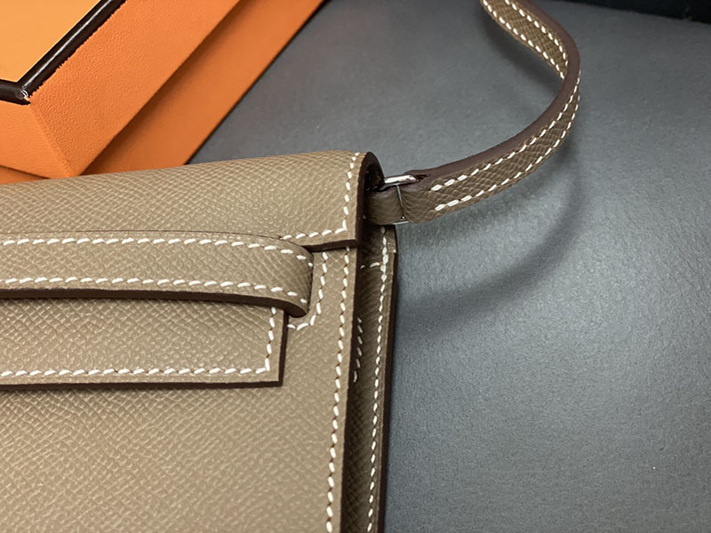 エルメス ケリー トゥー ゴー 定価 HERMES ケリーウォレット ロング トゥーゴー エトゥープ ヴォーエプソン シルバー金具 2524343 - 画像 (8)