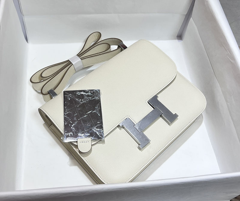 エルメススーパーコピー コンスタンス24 定価 HERMES コンスタンス1 24MM クレ ヴォーエプソン シルバー金具 2524483 - 画像 (6)