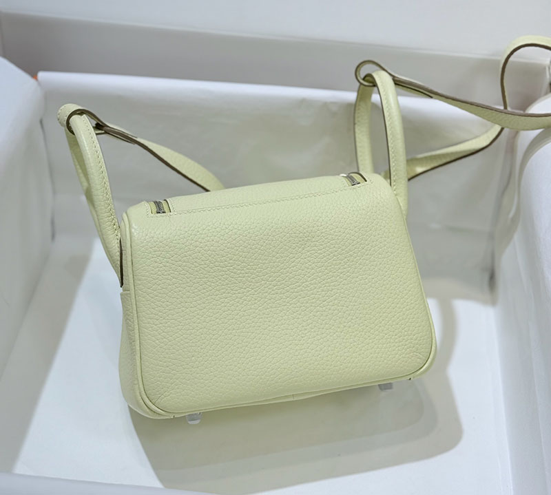 エルメス バッグ ショルダー リンディミニ 定価 HERMES ミニリンディ ジョーヌミルトン トリヨンクレマンス シルバー金具 2524540 - 画像 (8)