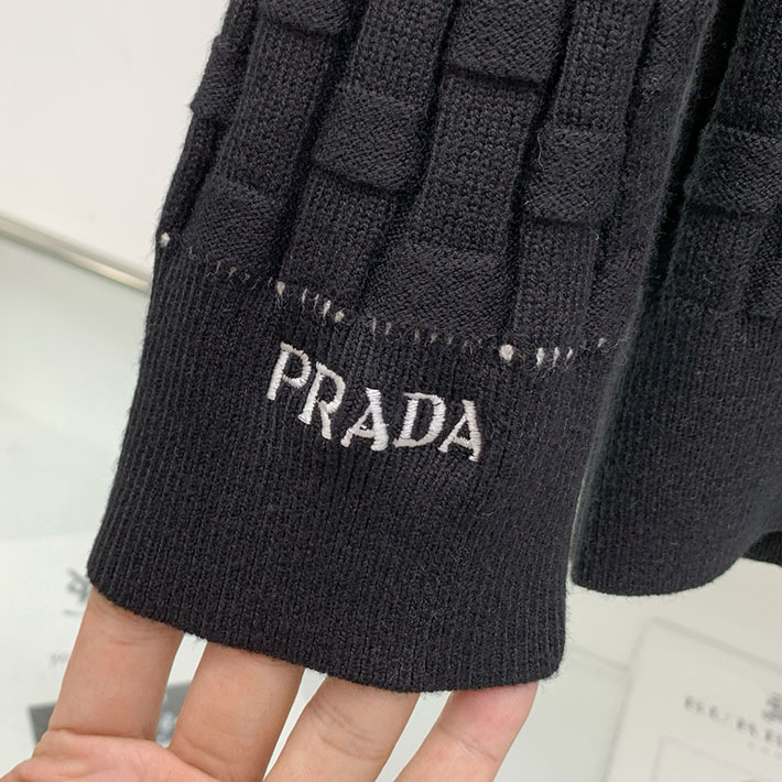 最高級プラダスーパーコピー PRADA 長袖スウェット ロゴ トライアングルモチーフ ブラック 2524735 プラダ ニット レディース - 画像 (4)