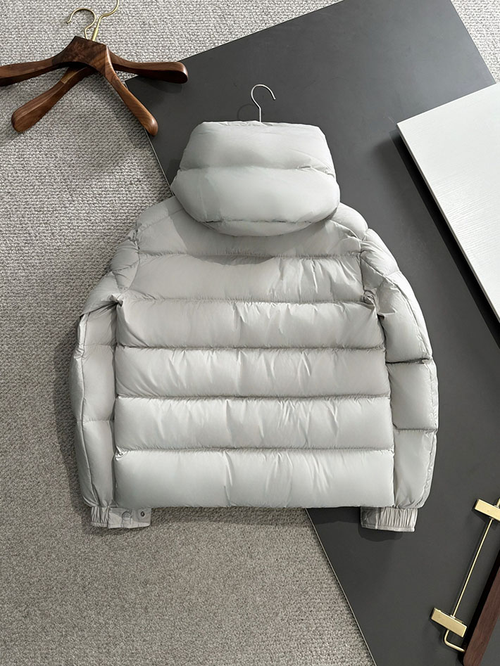 最高級モンクレールスーパーコピー Moncler Maya 70ショートダウンジャケット グレー 2524925 レディース モンクレール ダウン - 画像 (4)