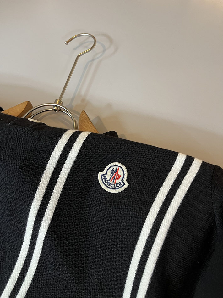 最高級モンクレールスーパーコピー MONCLER ポロシャツ 長袖 メンズ・レディース兼用 ブラック 2524990 モンクレール ポロシャツ アウトレット - 画像 (4)