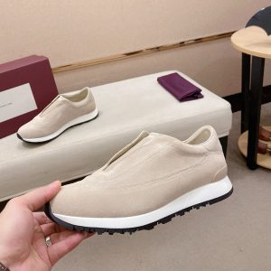 スニーカー メンズ 人気 20代