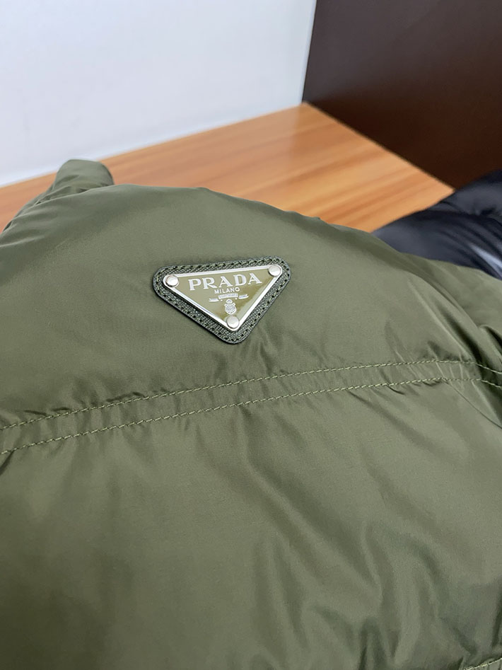 最高級プラダスーパーコピー PRADA ダウンジャケット・コート Nylon down jacket カーキ 2525115 プラダ ダウンジャケット メンズ - 画像 (4)