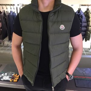 ダウンベスト コーデ メンズ