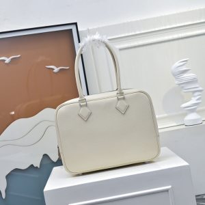 エルメス プリュム 定価