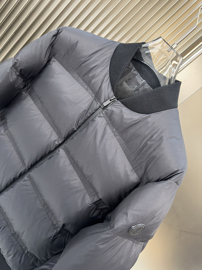最高級モンクレールスーパーコピー Moncler 2025新作 VIOZ ダウンボンバージャケット ブラック 2525386 今年 流行りのダウンジャケット - 画像 (6)
