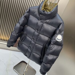 今年 流行りのダウンジャケット