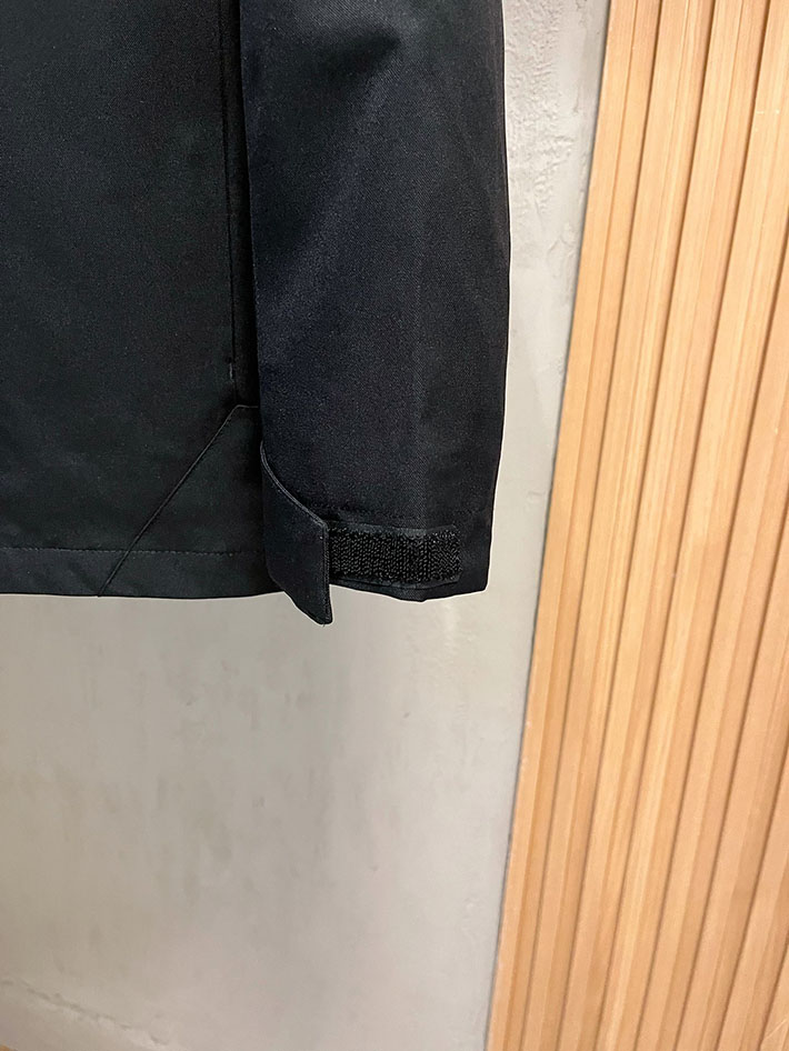 アークテリクス マウンテンパーカー ARC’TERYX アトム フーディ ナイロンジャケット ブラック 2525684 アークテリクス 女子 コーデ - 画像 (3)