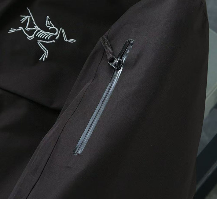 アークテリクス マウンテンパーカー ARC’TERYX マカイライトウェイトジャケット ブラック 2525689 冬ジャケット メンズ 暖かい - 画像 (6)