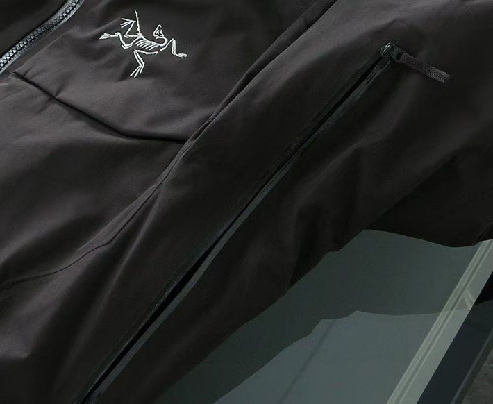 アークテリクス マウンテンパーカー ARC’TERYX マカイライトウェイトジャケット ブラック 2525689 冬ジャケット メンズ 暖かい - 画像 (5)