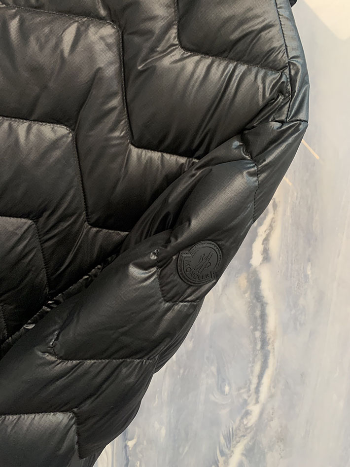 最高級モンクレールスーパーコピー Moncler Laverqショートダウンジャケット ブラック 2525788 モンクレール ダウン アウトレット - 画像 (5)