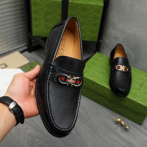 グッチ ローファー 定番