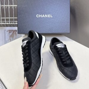 シャネル スニーカー レディース