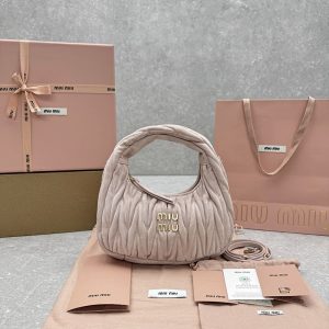 Miumiu バッグ 安い