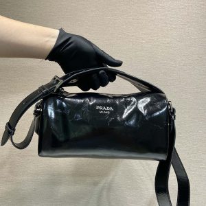プラダ 斜 めがけ バッグ レディース