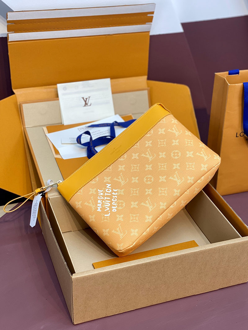ルイヴィトン バッグ 新作 Louis Vuitton ポシェット・ヴォワヤージュ スープル サフランイエロー 2526627 ヴィトン クラッチバッグ メンズ - 画像 (9)