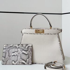 フェンディ ピーカブー 定価