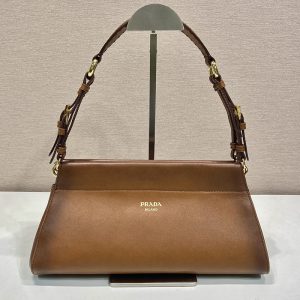 プラダ バッグ アウトレット