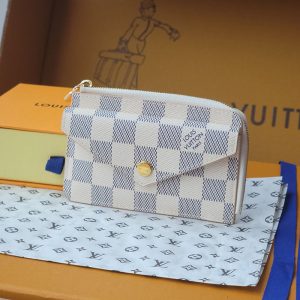ヴィトン カードケース 財布代わり