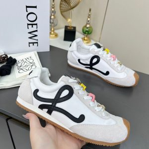 ロエベ スニーカー 白