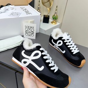 ロエベ スニーカー レディース