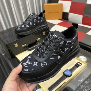 ルイヴィトン 靴 スニーカー