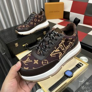 ルイヴィトン スニーカー 人気