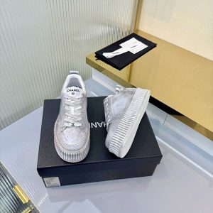 流行り の スニーカー レディース 2026