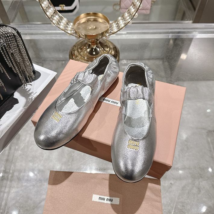 MiuMiu バレエシューズ コーデ