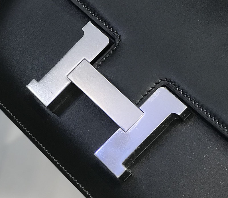 エルメス アウトレット 海外 HERMES コンスタンス3 24MM 黒 ブラック ボックスカーフ シルバー金具 2627414 コンスタンス 24 定価 - 画像 (8)