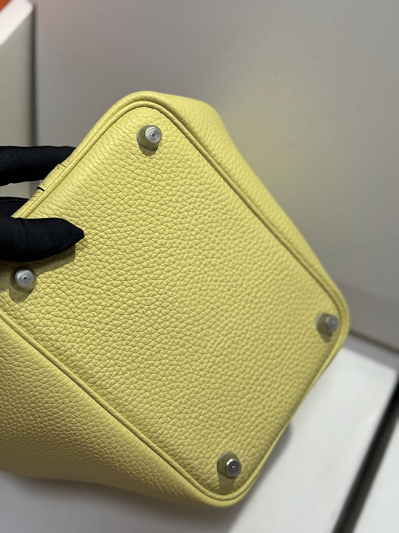 エルメス バケットバッグ HERMES ピコタンロック 18 PM ジョーヌシトロン トリヨンクレマンス オーストリッチ シルバー金具 2627552 エルメス アウトレット 店舗 - 画像 (4)