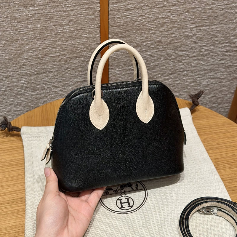 小さい バック 流行り HERMES ボリード1923 ミニ ブラック/クレ シェブルミゾル シルバー金具 2627559 エルメス アウトレット 店舗 - 画像 (8)