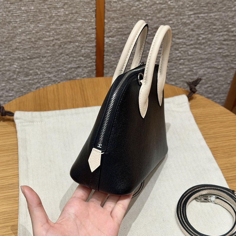 小さい バック 流行り HERMES ボリード1923 ミニ ブラック/クレ シェブルミゾル シルバー金具 2627559 エルメス アウトレット 店舗 - 画像 (6)