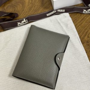 エルメス パスポートケース メンズ