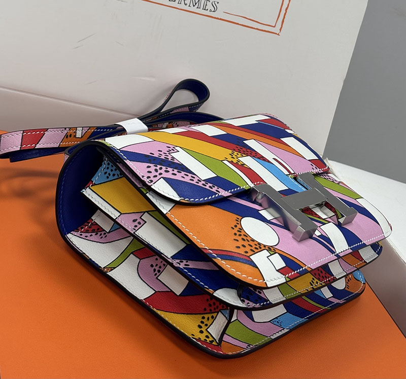 コンスタンス ミニ 値段 HERMES コンスタンス ミニ オン ア サマーデイ マルチカラー スイフト シルバー金具 2627649 エルメス 海外通販 - 画像 (8)