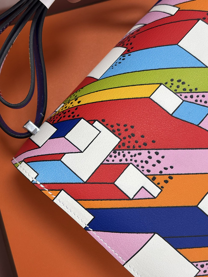 コンスタンス ミニ 値段 HERMES コンスタンス ミニ オン ア サマーデイ マルチカラー スイフト シルバー金具 2627649 エルメス 海外通販 - 画像 (5)