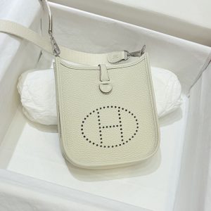 エルメス エブリン 新品 値段