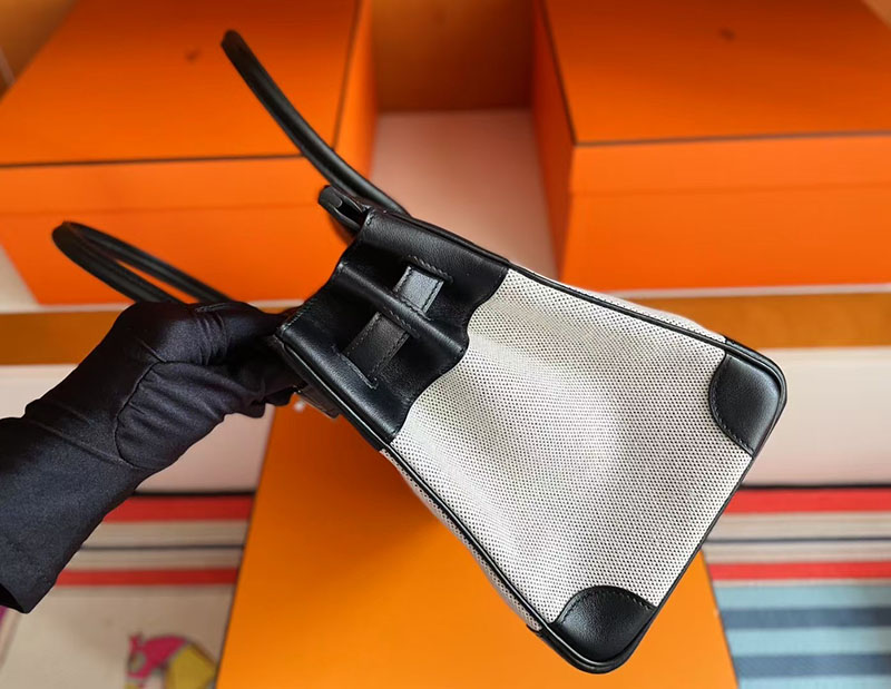 バーキン30 黒 定価 HERMES バーキン30 キャンバス 黒 ブラック スイフト/トワルアッシュ シルバー金具 2627751 エルメス 新作バッグ - 画像 (3)